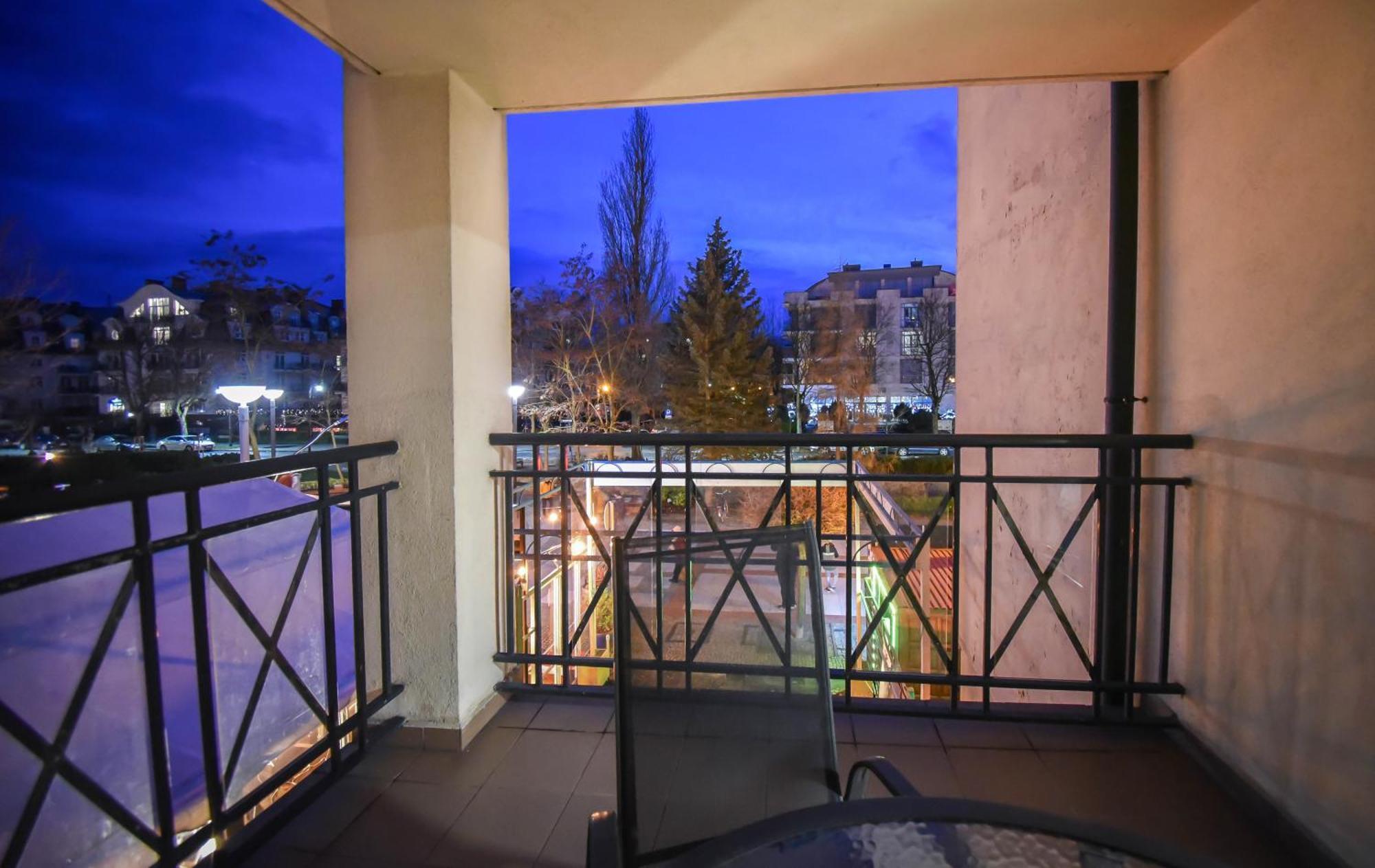 Apartamenty Promenada Z Tarasem I Parkingiem - Apartamenty Na Wyspie Świnoujście  Eksteriør billede
