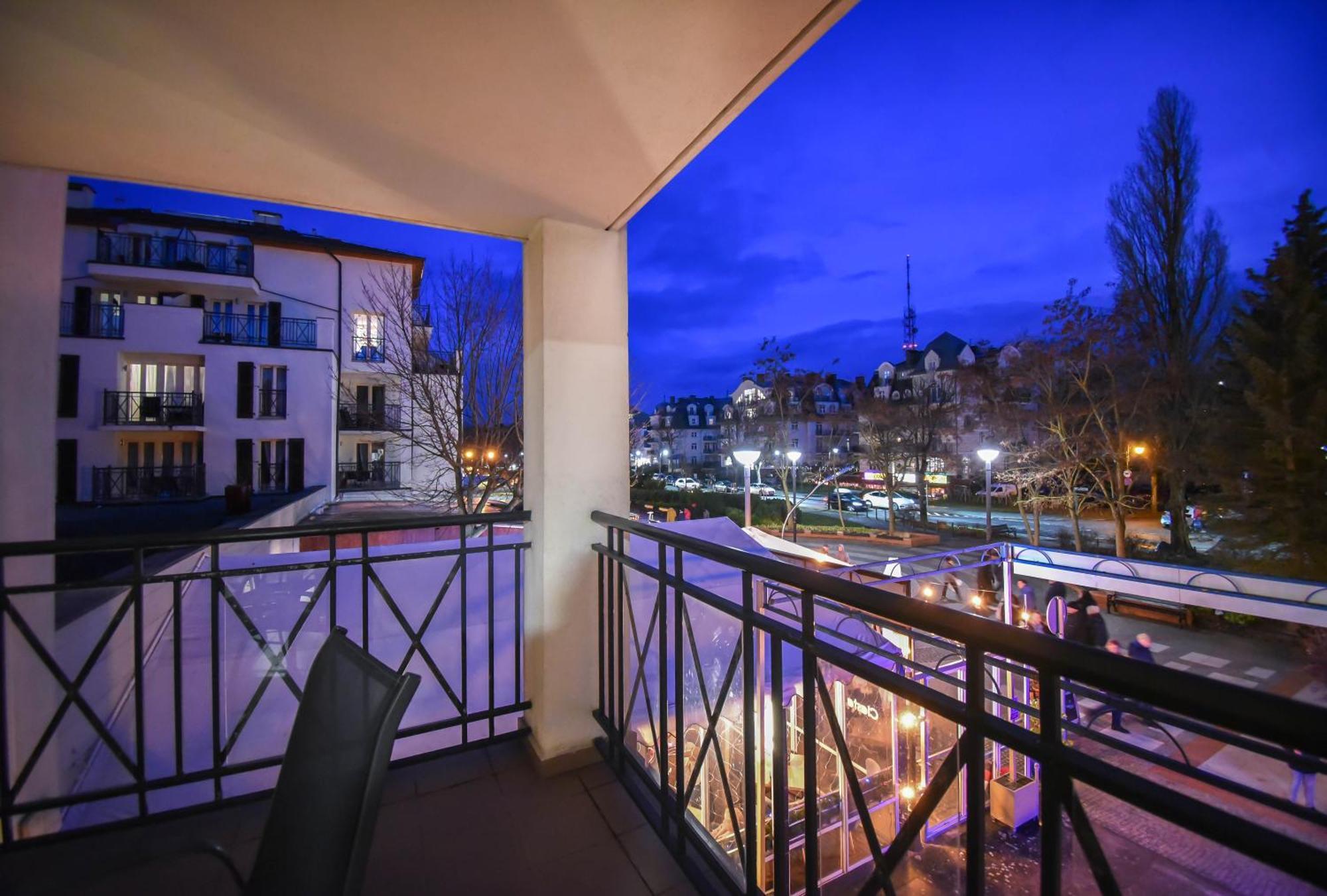 Apartamenty Promenada Z Tarasem I Parkingiem - Apartamenty Na Wyspie Świnoujście  Eksteriør billede